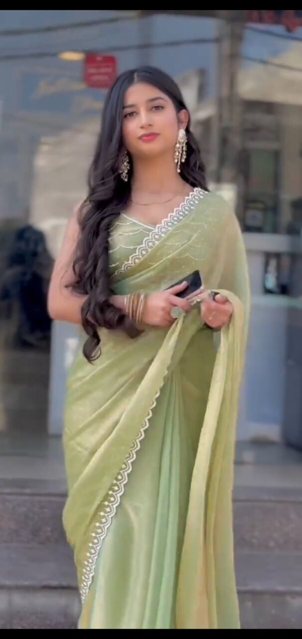 Saree poses for girls (3)