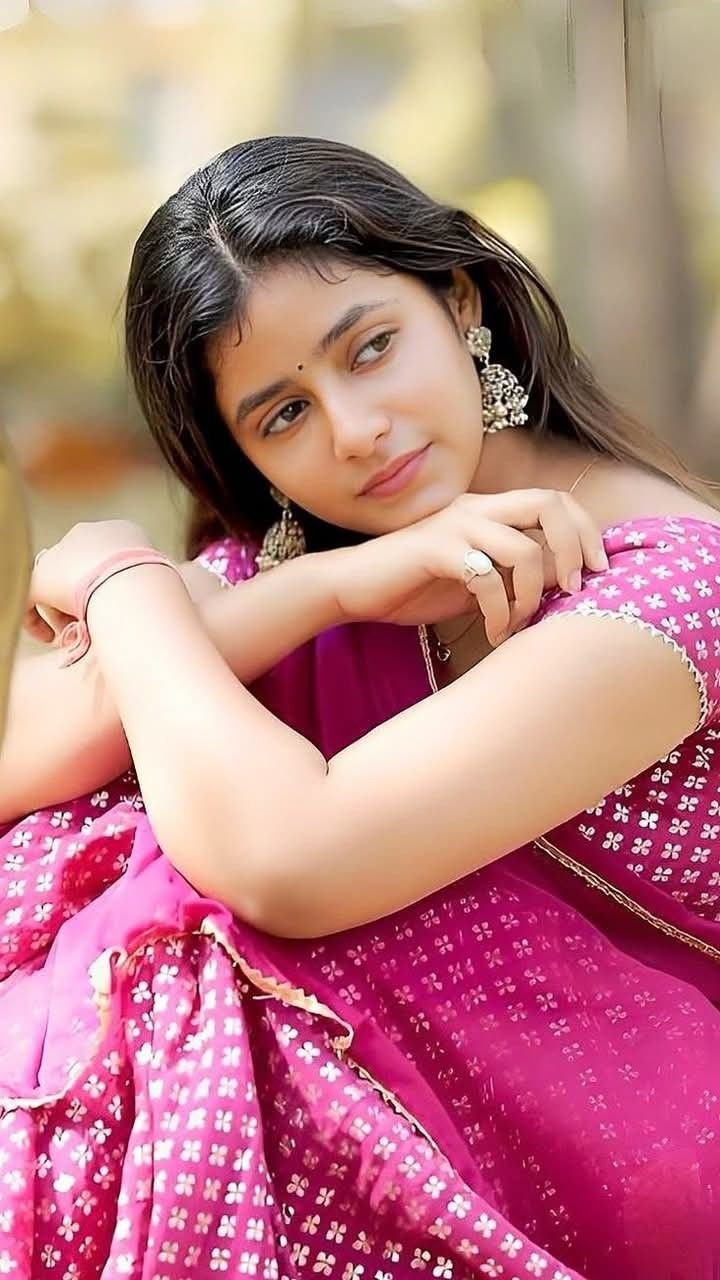 Sari dp girl stylish (9)