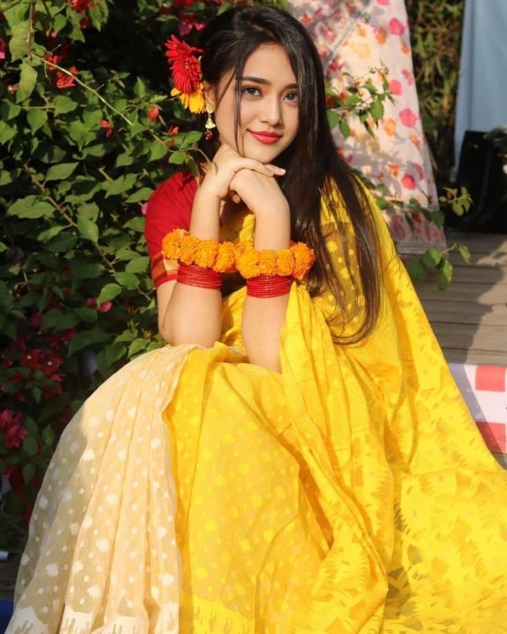 Sari dp girl stylish