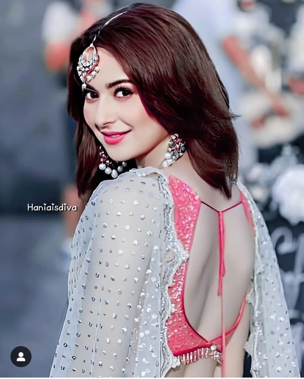 Stylish cute beautiful girls dp (10)