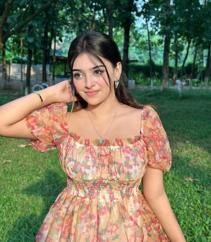 Stylish cute beautiful girls dp (13)