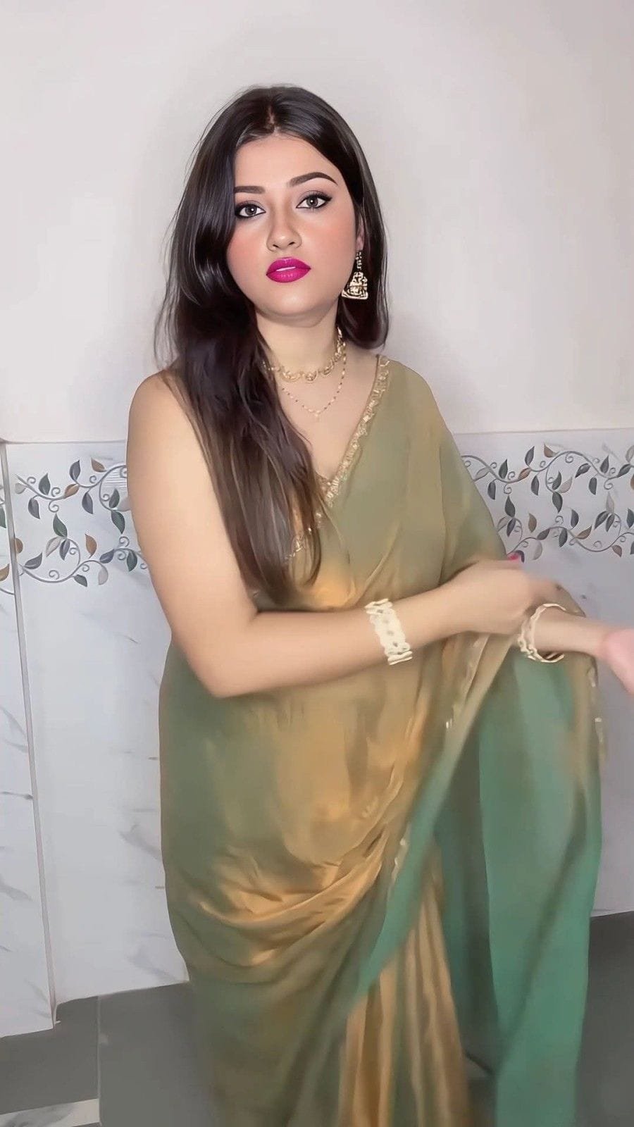 Stylish dp for girls (13)