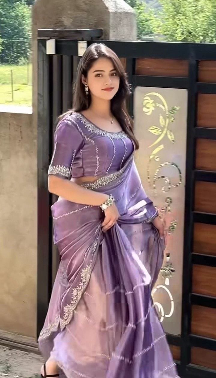 Stylish dp for girls (22)