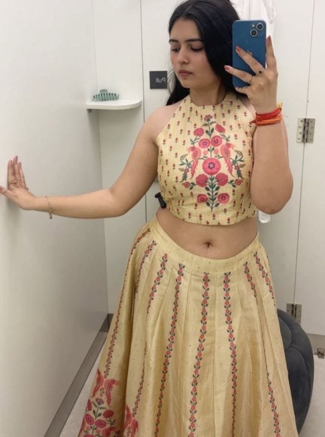 Stylish dp for girls (48)