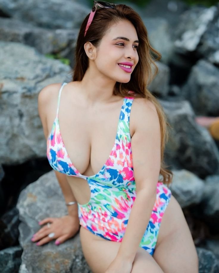 Stylish girls dp (1)