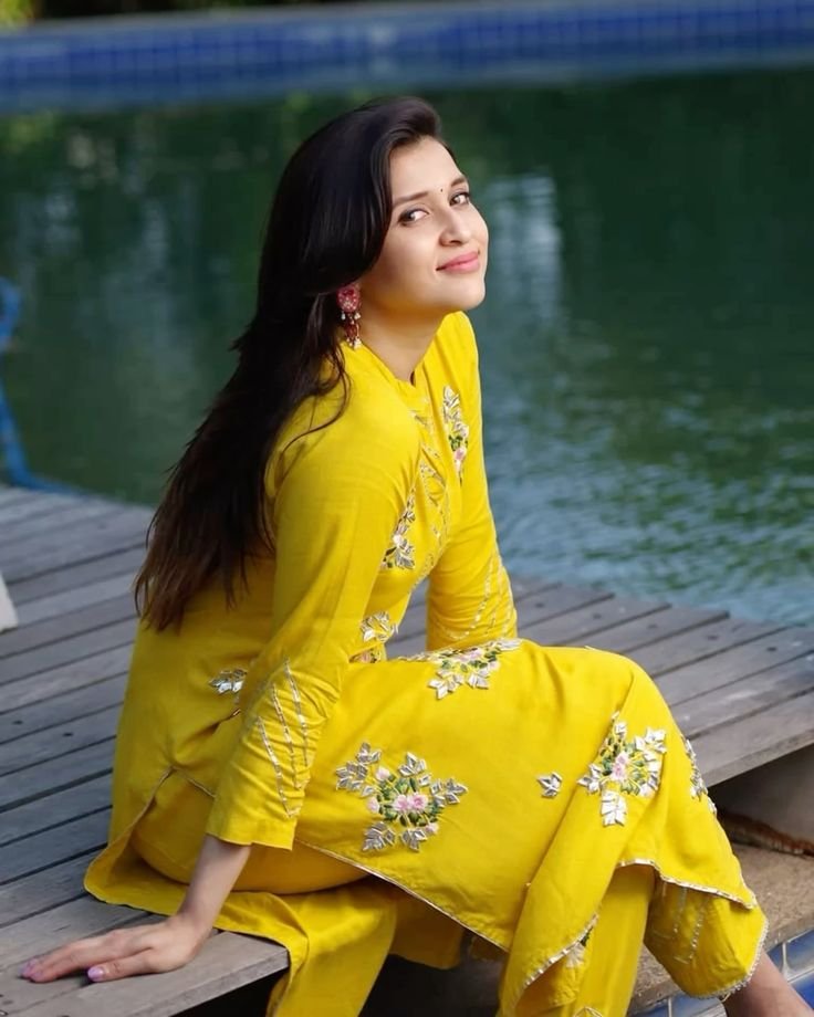 Stylish girls dp (106)