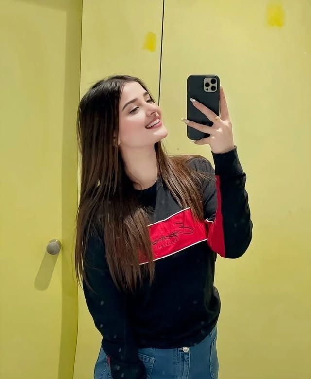 Stylish girls dp (119)