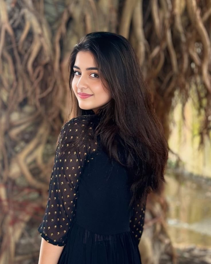 Stylish girls dp (220)