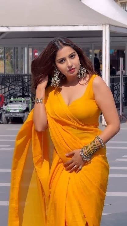 Very beautiful girl (182)