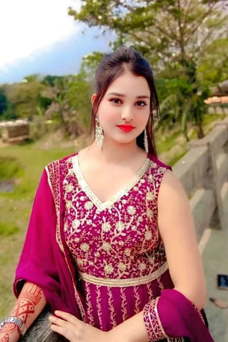 Very beautiful girl (202)