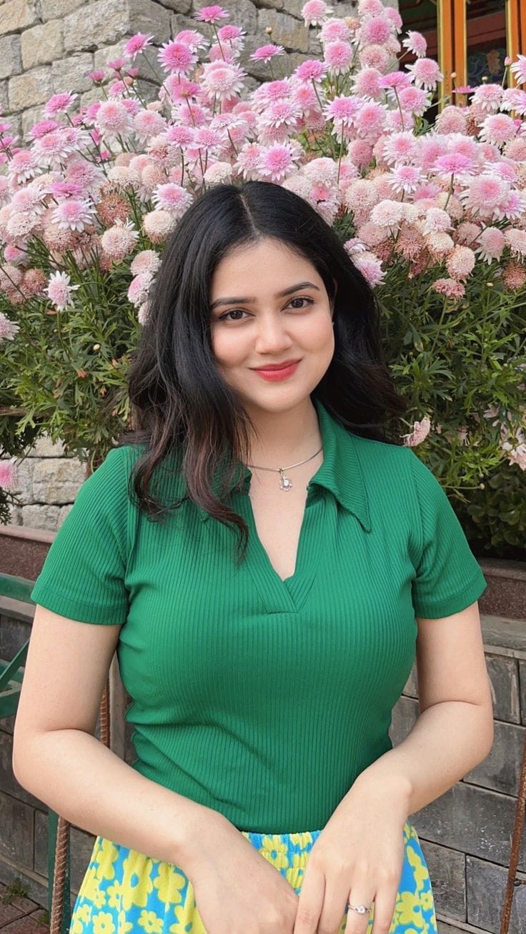 Very beautiful girl (55)