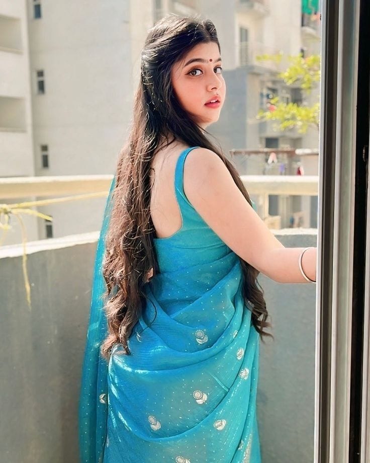 Very beautiful girl (69)